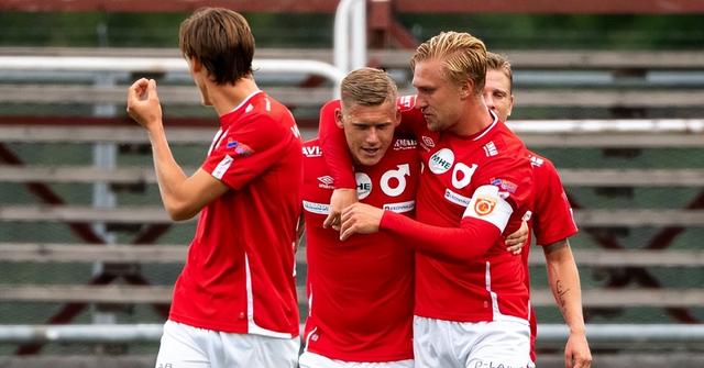 杯大门的一 杯大门的一